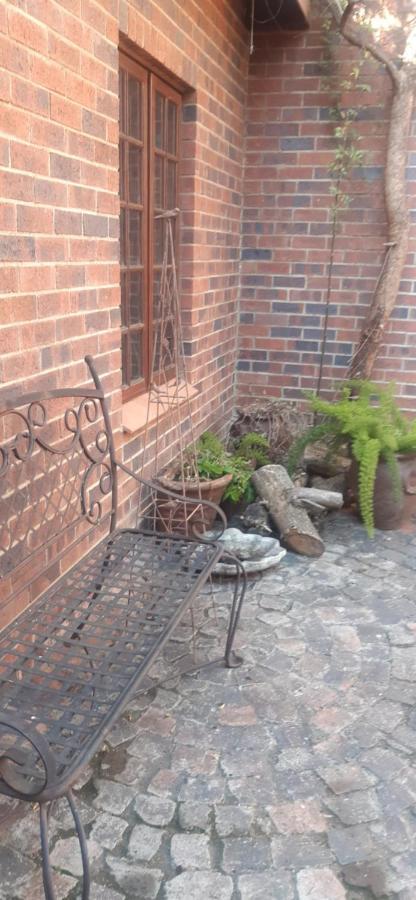 Pantera Lodge & Cheetah Cottage Johannesburgo Exterior foto